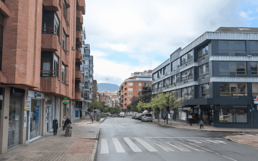 Dos apartamentos en piso dividido