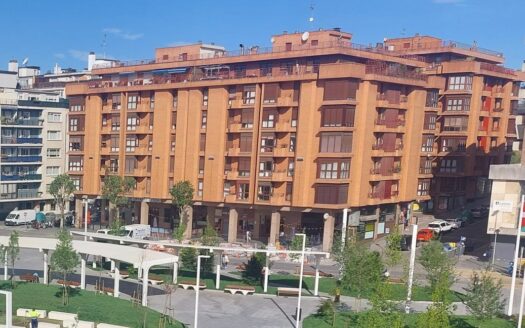 Dos apartamentos en piso dividido